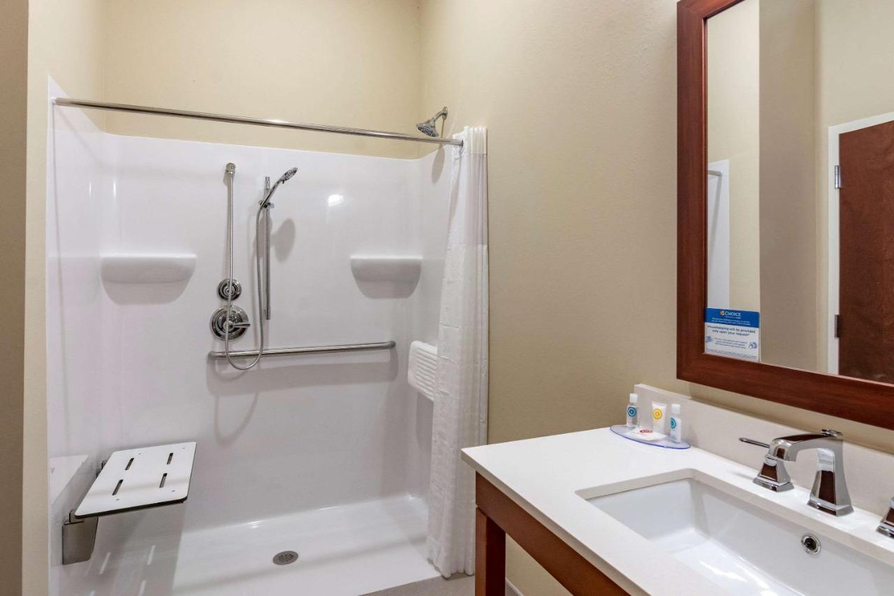 Comfort Inn & Suites Шарлотсвилл Экстерьер фото